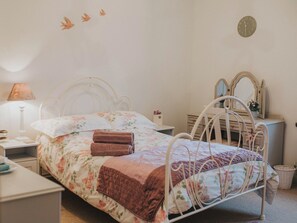 3 bedrooms, free WiFi, bed sheets