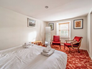 4 bedrooms, free WiFi, bed sheets - 4 bedroom accommodation in Plockton (Plockton)