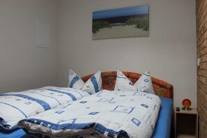 2 bedrooms, travel crib, WiFi, bed sheets