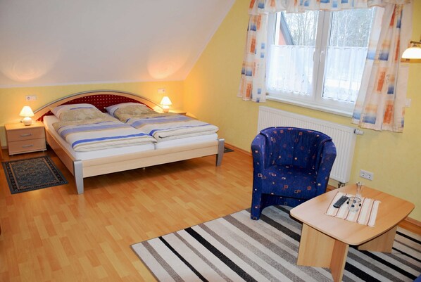 1 Schlafzimmer, Reisekinderbett, WLAN, Bettwäsche