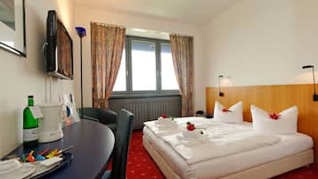 1 bedroom, in-room safe, desk, travel crib