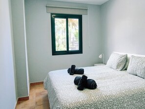 2 dormitorios, tabla de planchar con plancha, wifi gratis y ropa de cama