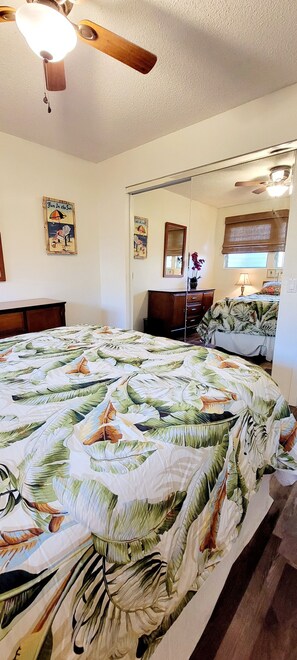 1 habitación, tabla de planchar con plancha, wifi gratis y ropa de cama 