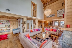 Interior - Chalet, 200m from ski slopes, view ski slopes, fitness, sauna, terrace, balcony, fireplace or stove (Tignes)