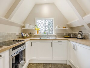 Dishwasher, high chair - 2 bedroom accommodation in Ludlow (Ludlow)