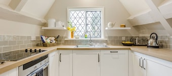 2 bedroom accommodation in Ludlow