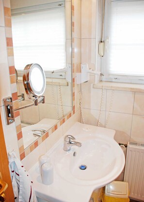 Unclassified image, 3 of 14, button