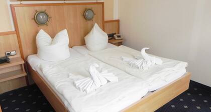 Doppelzimmer 21 - Domkes Hotel Garni Haus an der See