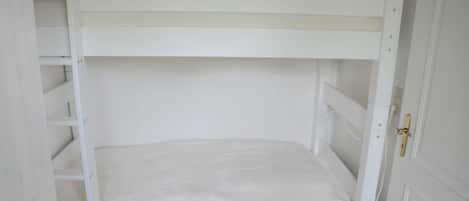 2 soverom, reiseseng for barn, wi-fi og sengetøy