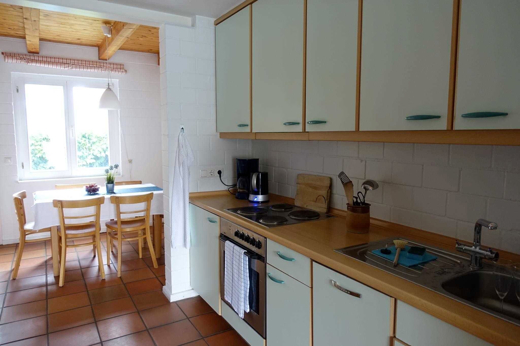 Geladeira, micro-ondas, fogão, lava-louças