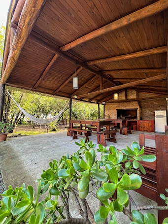 BBQ/picnic Area. Posada Che Teindy