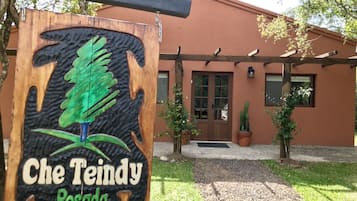 Fachada de la propiedad