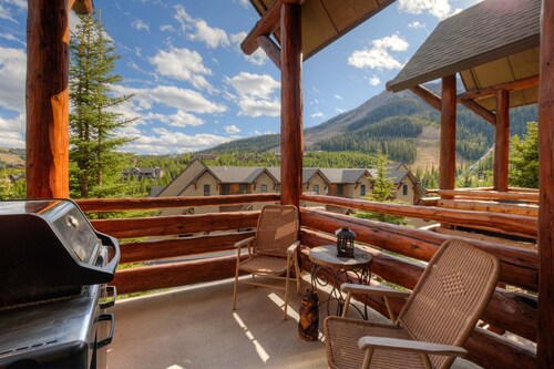 Ski in/out =more ski time ~Private HotTub ~Amazing Views ~at SaddleRidge A2