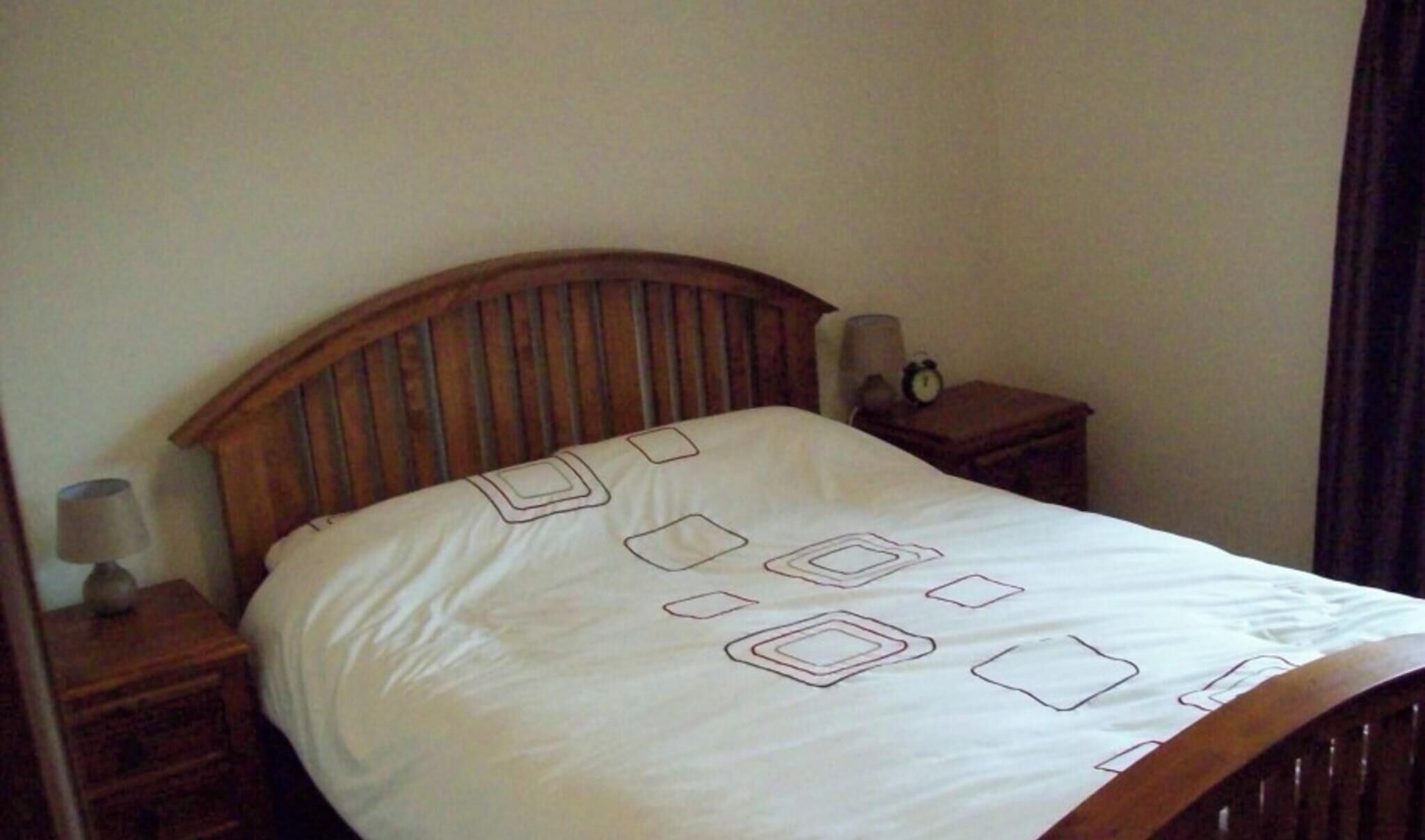 2 bedrooms, iron/ironing board, free WiFi