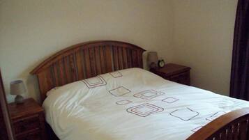 2 bedrooms, iron/ironing board, free WiFi