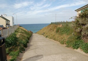 Property grounds - Deck 2 -  a ground floor apartment that sleeps 4 guests  in 2 bedrooms (Sheringham)