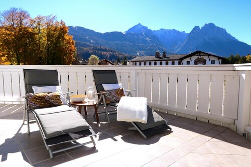 Bergidylle 2 - Komfortable Ferienwohnung mit Kamin und Balkon für 4 Personen