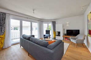 Fernseher, Kamin