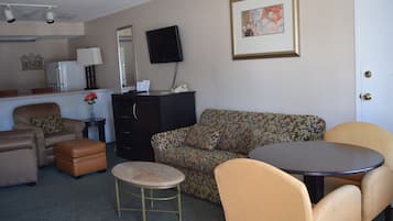 Family Suite, 2 Queen Beds, Non Smoking | 1 bedroom, blackout curtains, iron/ironing board, free WiFi
