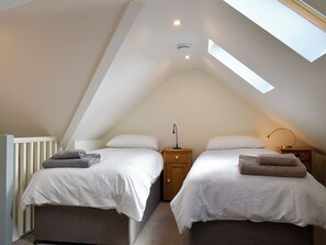 2 quartos, Wi-Fi de cortesia, roupa de cama