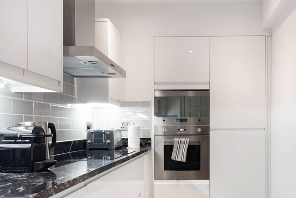 Fridge, microwave, oven, stovetop