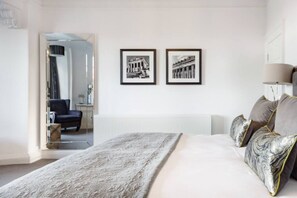 3 makuuhuonetta, työpöytä, silitysrauta/-lauta, Wi-Fi