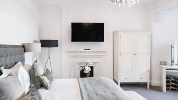 3 camere, una scrivania, ferro/asse da stiro, Wi-Fi