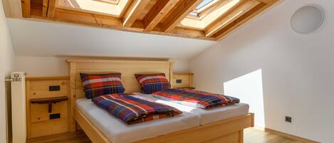 2 bedrooms, in-room safe, travel cot, WiFi