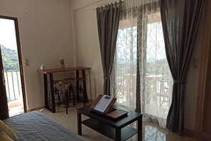 1 bedroom, iron/ironing board, internet, bed sheets