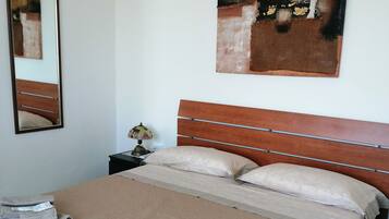 2 chambres, fer et planche Ă repasser, Wi-Fi gratuit, draps fournis