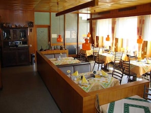 用餐