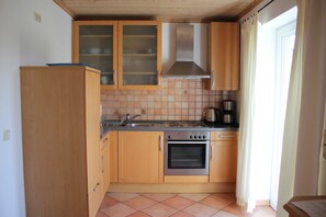 Fridge, microwave, oven, coffee/tea maker