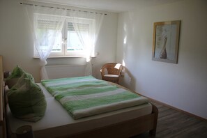 3 chambres, lit parapluie, Wi-Fi, draps fournis