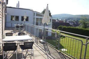 Outdoor dining - Haus am Mühlberg - Holiday apartment 2 (Modautal)