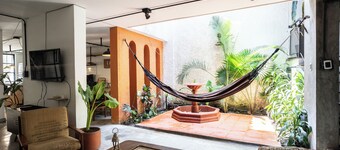 Colonial villa in Laureles