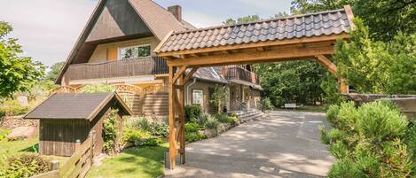 المنشأة من الخارج