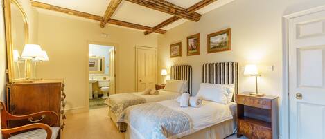 2 habitaciones, wifi gratis y ropa de cama