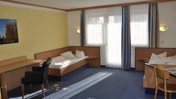 1 Schlafzimmer, Schreibtisch, Reisekinderbett, WLAN