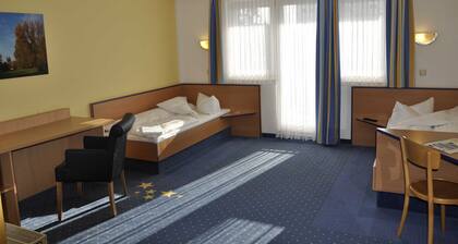 Doppelzimmer TWIN (3) - sleep & go Hotel Magdeburg GmbH