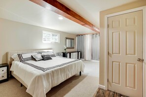 4 bedrooms, iron/ironing board, travel cot, WiFi - Unique Castro Valley House 30 Mi to San Fran! (Castro Valley)