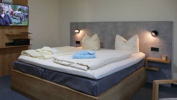 1 Schlafzimmer, Schreibtisch, Reisekinderbett, WLAN