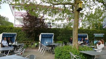 Buiten dineren