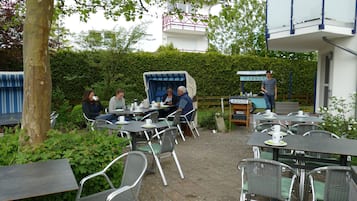Buiten dineren