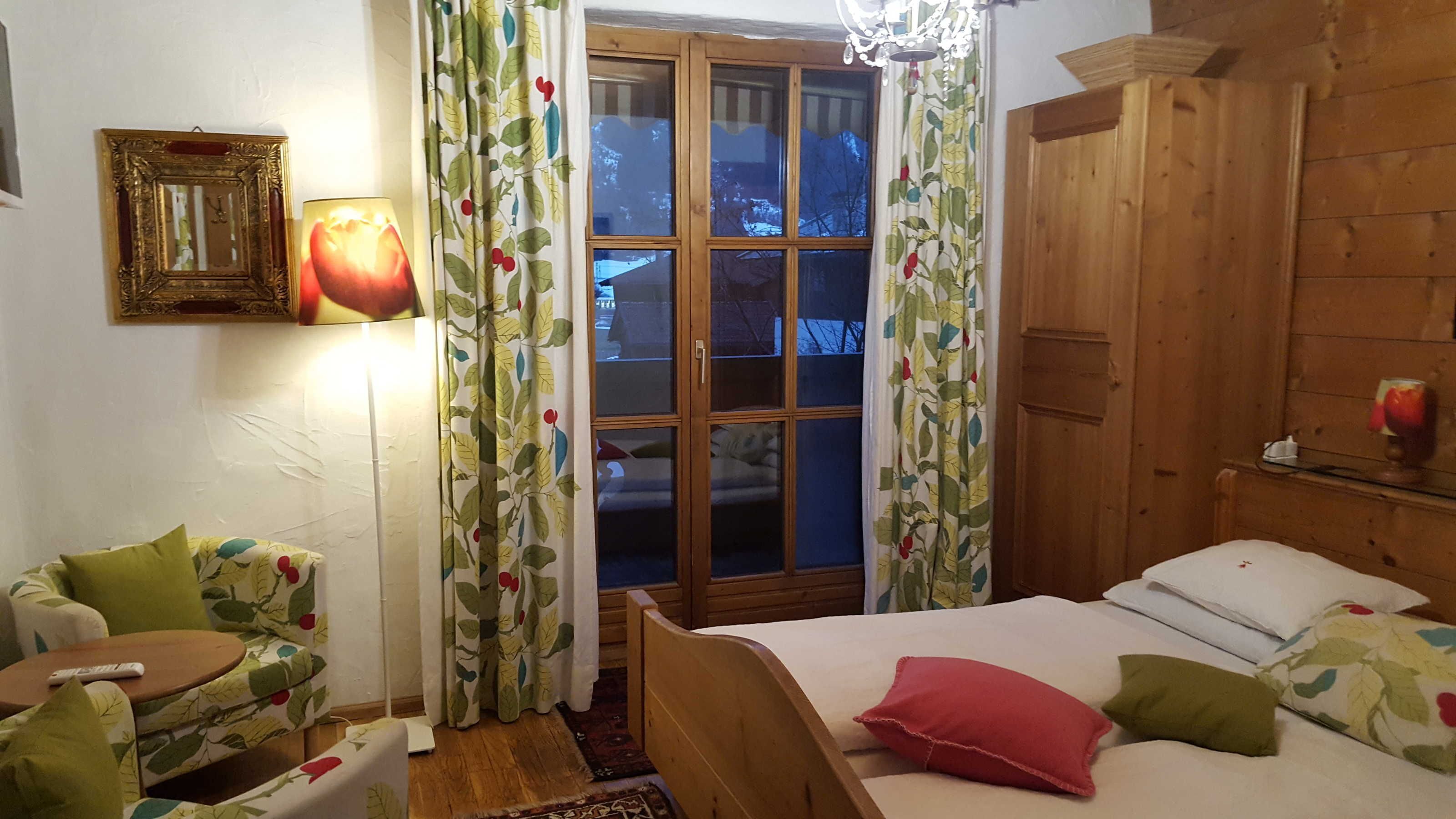 2 bedrooms, in-room safe, iron/ironing board, WiFi