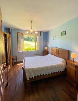 3 Schlafzimmer, Bügeleisen/Bügelbrett, Reisekinderbett