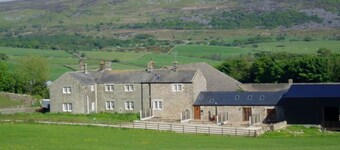 3 vuodetta 4 tähden, liikuntarajoitteisille sopiva mökki, pyörätuolilla varustettu ja moderni ominaisuus