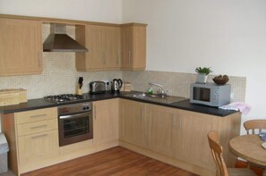 Oven, stovetop - Knotts View (Quernmore. Lancaster)