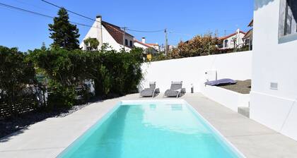 Ribeira D'Ilhas Surfhouse