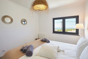 5 bedrooms, desk, iron/ironing board, travel cot