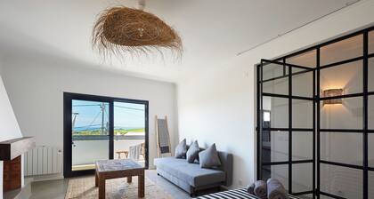 Ribeira D'Ilhas Surfhouse